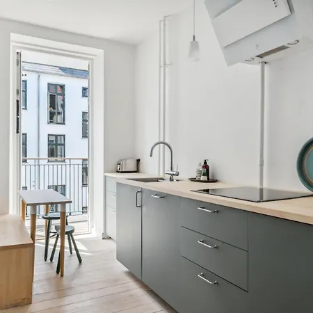 2br I K M Terrasse דירה *