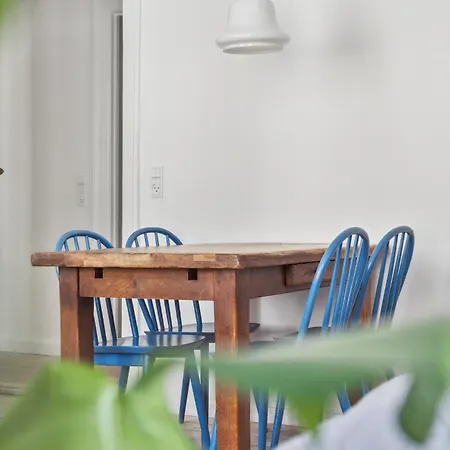 2br I K M Terrasse דירה *